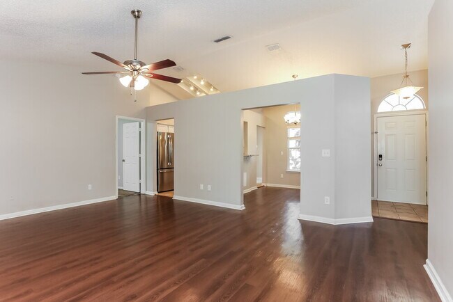 Foto del edificio - 3123 Olde Sutton Parke Dr