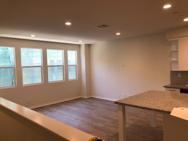 Foto del edificio - Newly Renovated 2 Bedroom Condo in Anaheim