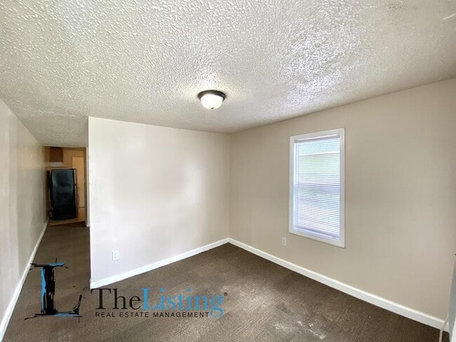 Photo - 1005 Pine Ave Apartment