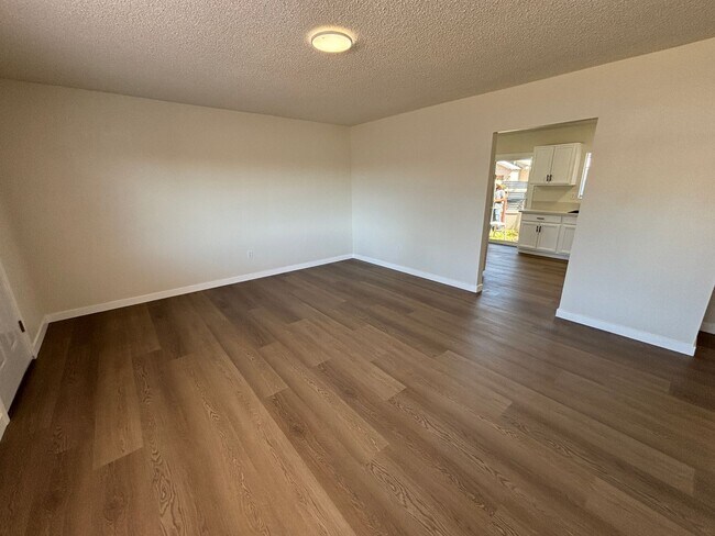 Building Photo - Fully Renovated 2BD/1BA Duplex Unit | Eucalyptus Ave, Moreno Valley