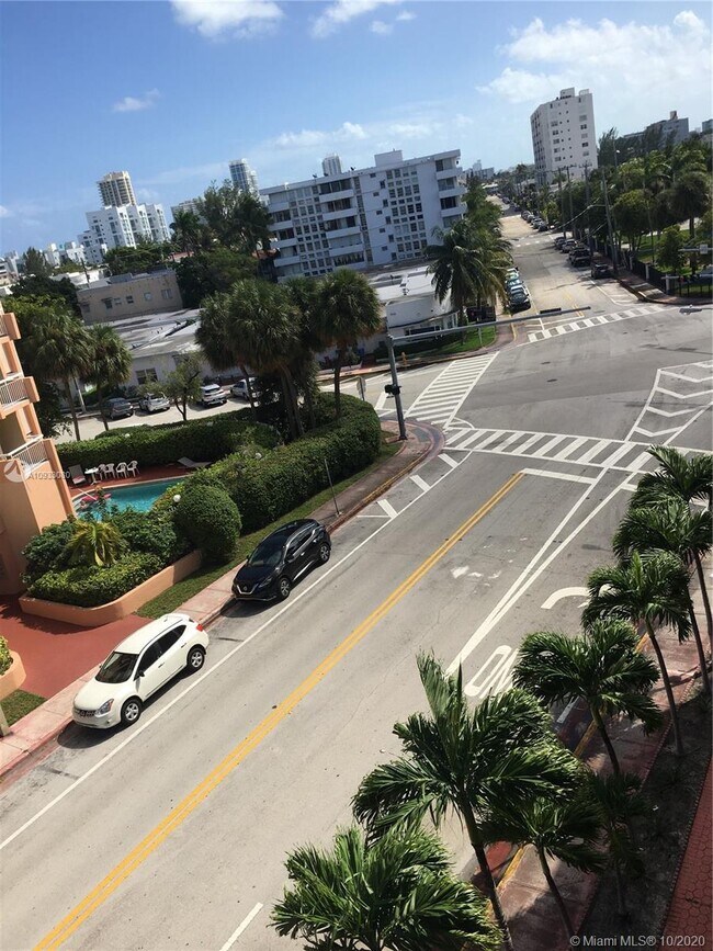 Foto del edificio - 8100 Byron Ave