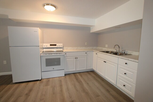 Foto del edificio - 13 Providence Rd