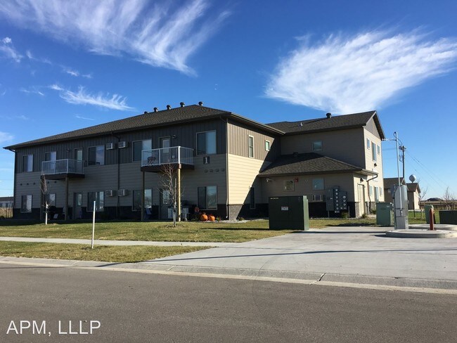 Building Photo - 1 Cedar Dr