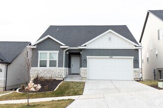 Building Photo - 1431 W Russo Dr