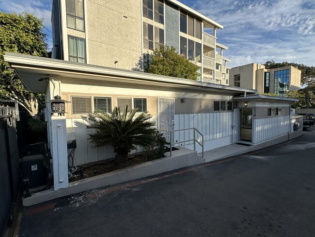 Foto del edificio - 1327 La Palma St