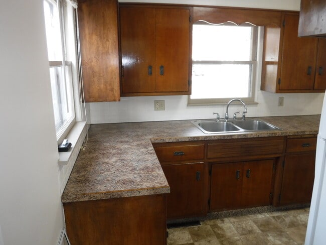 Building Photo - 304 E Gary St