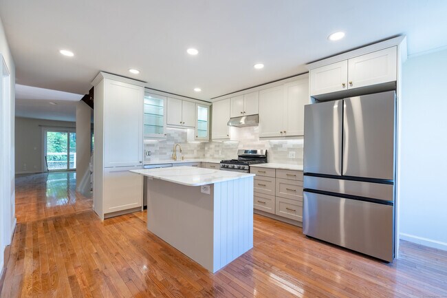 Foto del edificio - 20 Lawson Ln