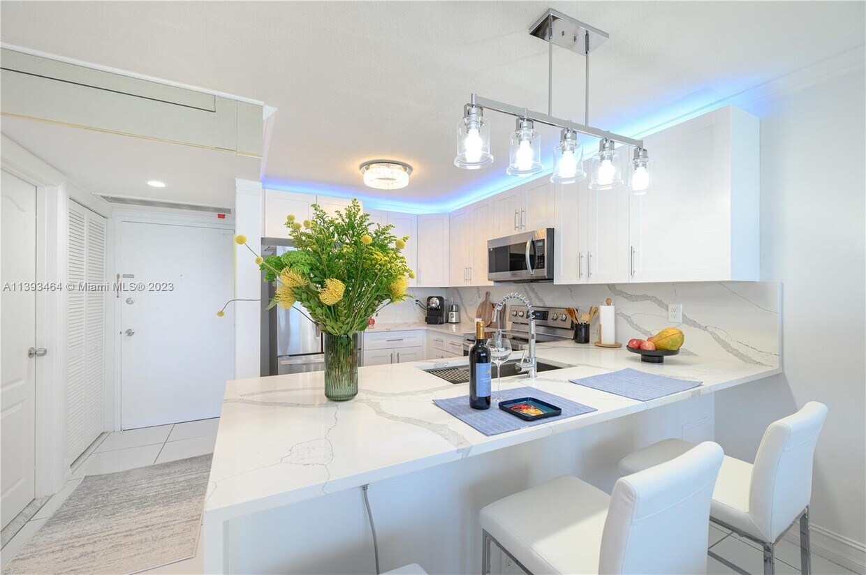 3180 S Ocean Dr Unit 902, Hallandale Beach, FL 33009 Condo for Rent