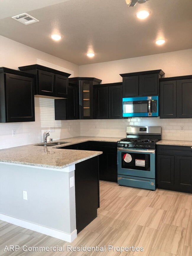 Building Photo - 3 br, 2 bath House - 15125 DESIGN CT