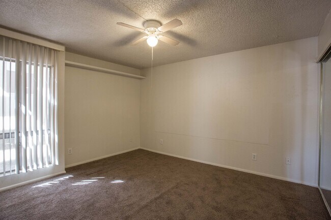 Building Photo - 6560 N 17th Ave