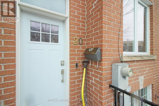 Building Photo - 20 Brick Ct