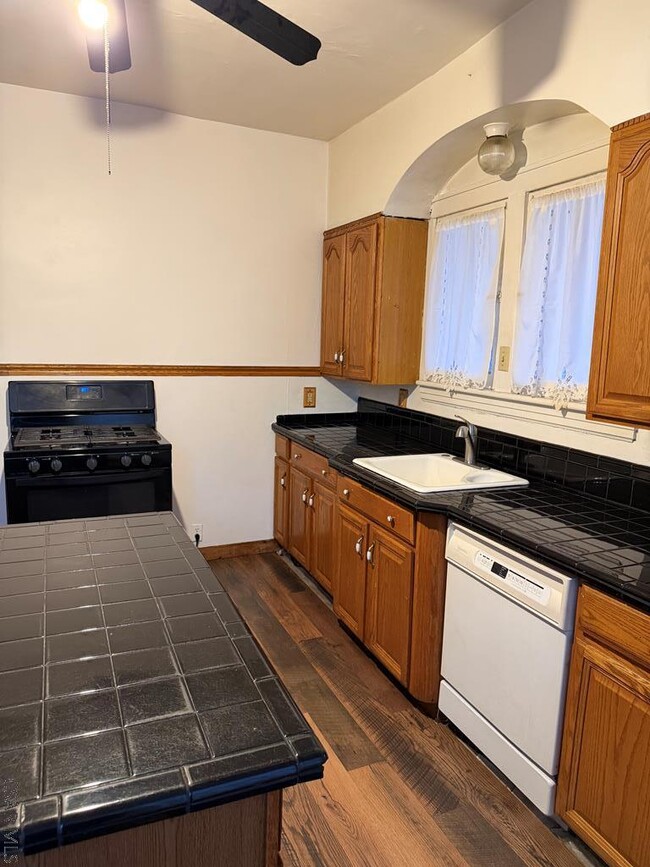 Foto del edificio - 921 Bucknell Ave