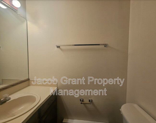 Building Photo - 749 Whittier St