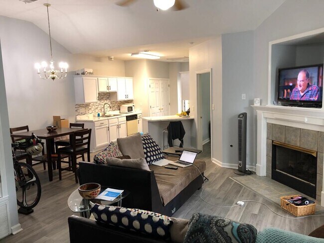 Building Photo - 3915 Gavick Cove