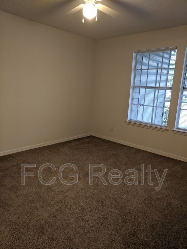 Foto del edificio - 6124 Westgate Dr