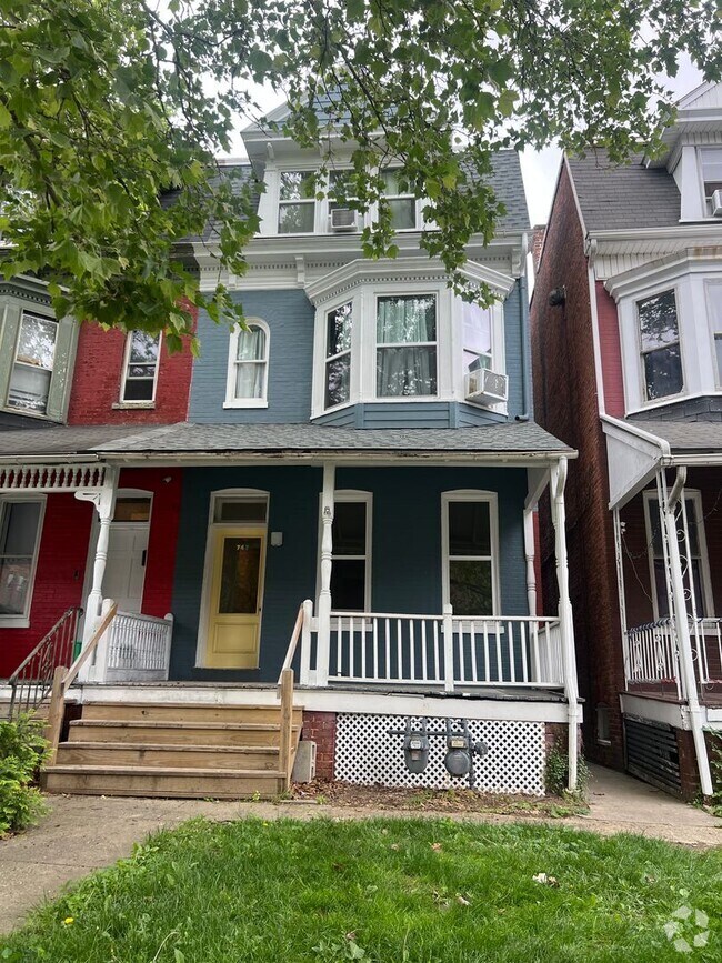 Building Photo - 747 Linden Ave