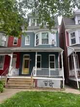 Building Photo - 747 Linden Ave