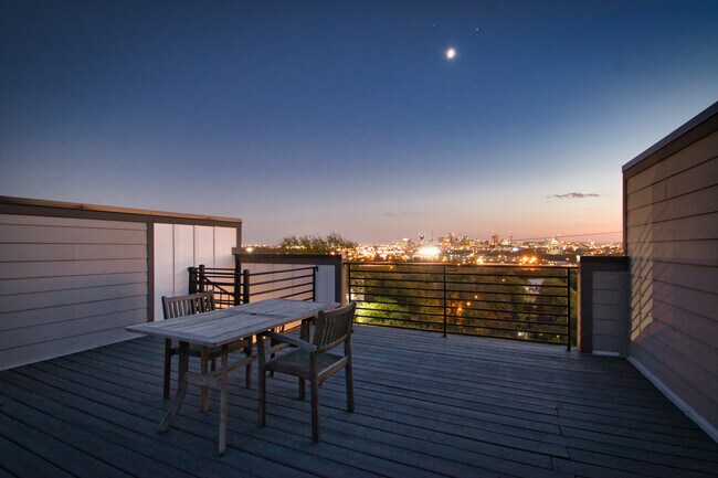 Foto del edificio - 89 Fern Ave