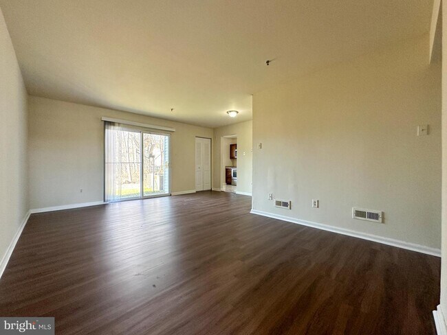 Building Photo - 211 Highland Blvd