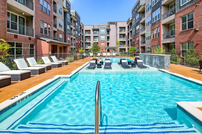 The Flats @ Frankford Station - Apartments in Carrollton, TX ...