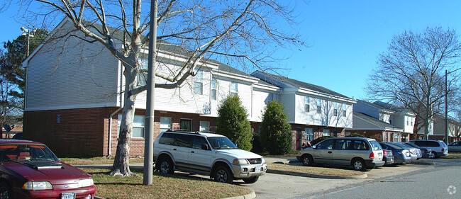 Building Photo - Meadow Landing North