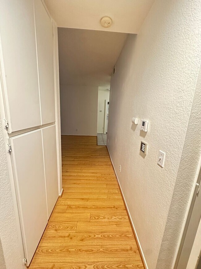 Foto del edificio - (PENDING APPLICATION) Gated West Lancaster...