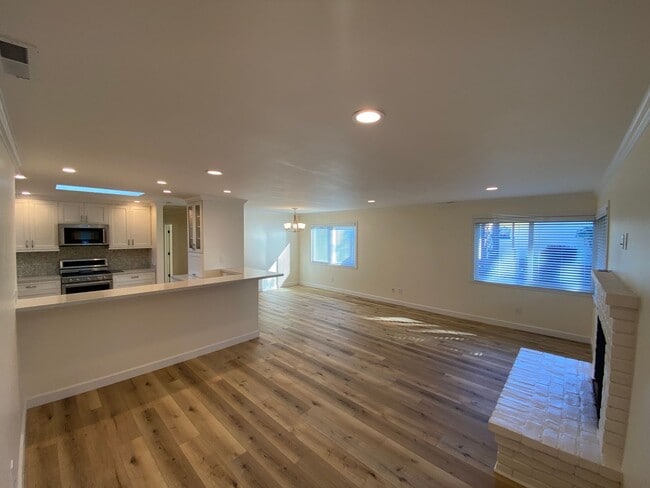 Building Photo - 856 Marino Pines Rd