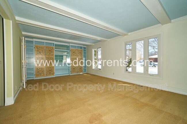 Building Photo - 530 Elbow Bend Blvd