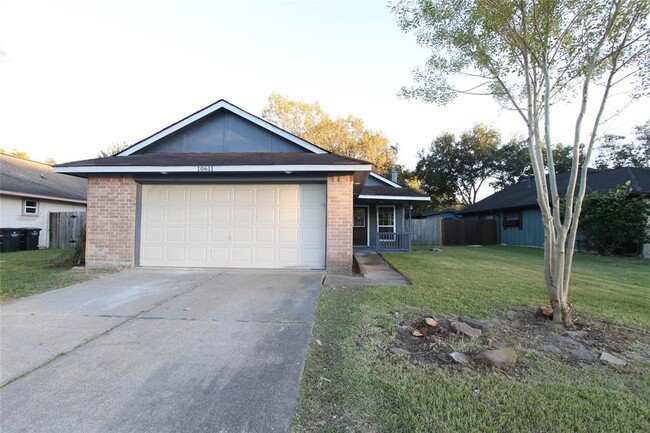 Building Photo - 10611 Sandy River Dr