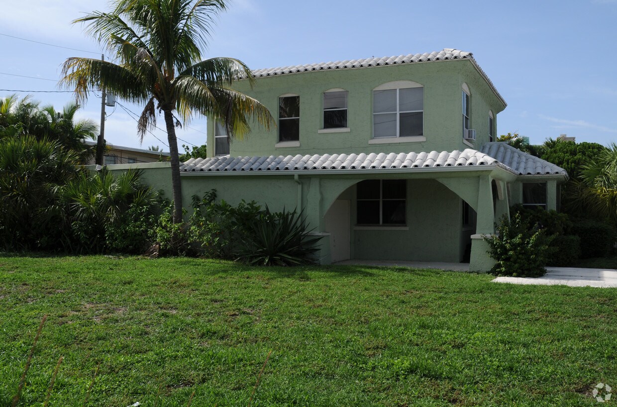 Building Photo - 4241 N Ocean Blvd