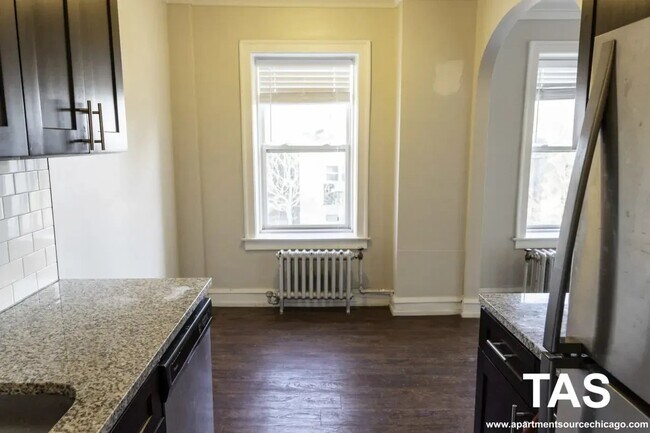 Foto del edificio - 6748 N Ashland Ave
