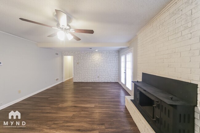 Building Photo - 3870 Wordsworth Ave