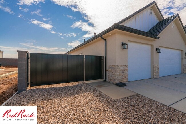 Foto del edificio - Beautiful 4-Bedroom 2.5 Bath with a 3 Car ...