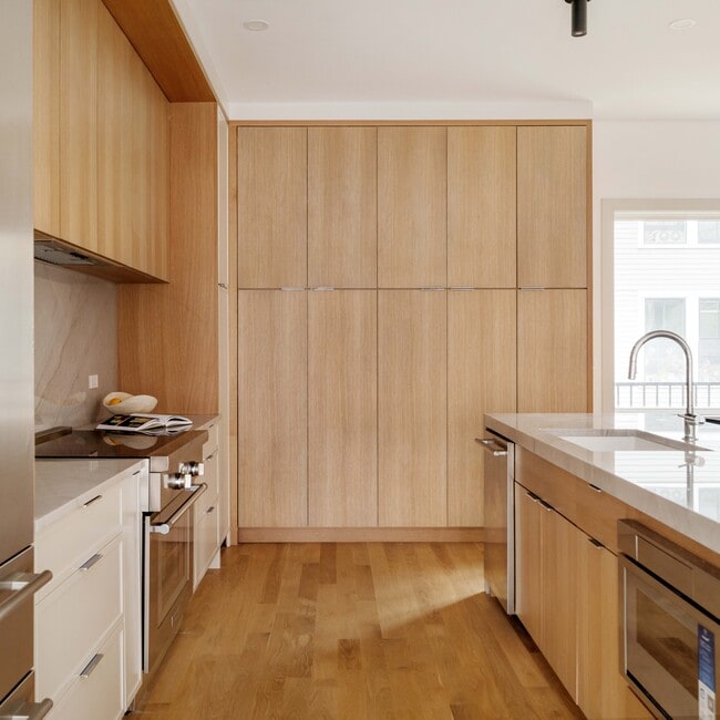 Building Photo - 26 Bigelow St