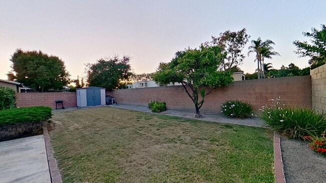 Building Photo - 6661 Wrenfield Dr