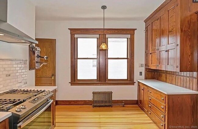 Building Photo - 52 Pendleton St