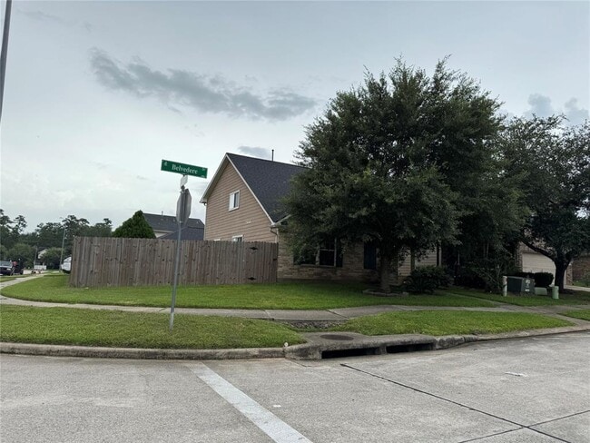 Building Photo - 832 Belvedere Dr
