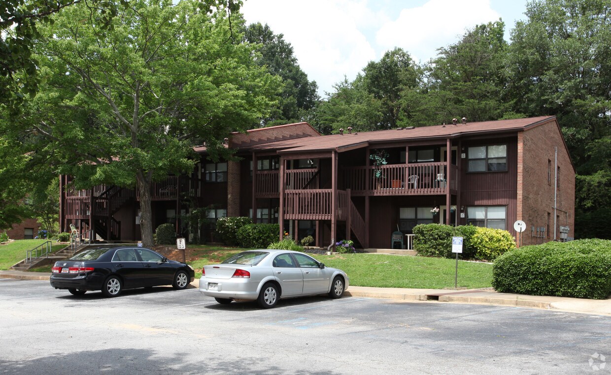 Hairston Lake Apartments Stone Mountain, GA