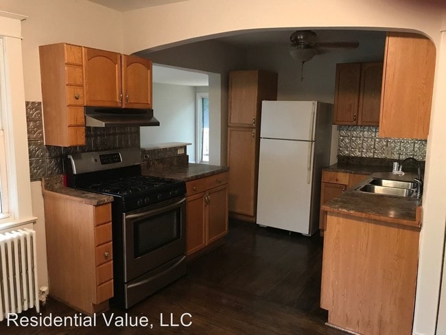 Building Photo - 1018 Fallcrest Ct