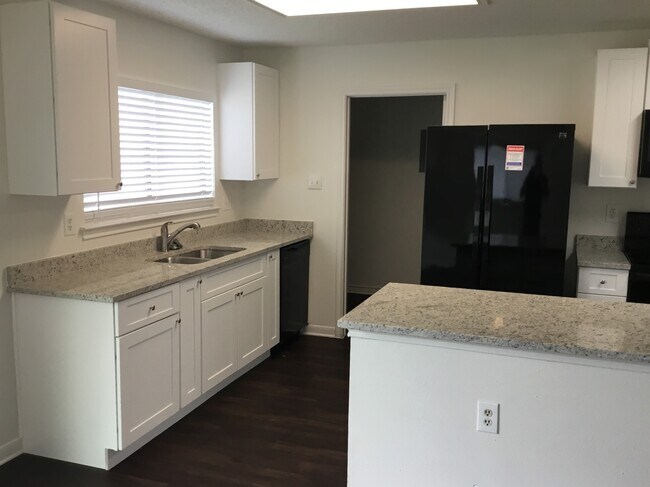 Foto del edificio - 5454 Colton Creek