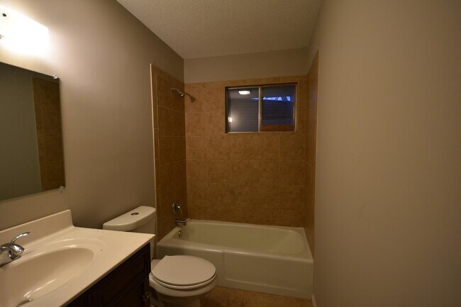 Foto del edificio - 1312 Dawn Ridge Rd