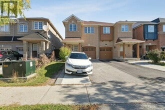 Building Photo - 132 Crystalview Crescent
