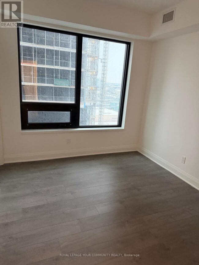 Building Photo - 2 Erskine Rd