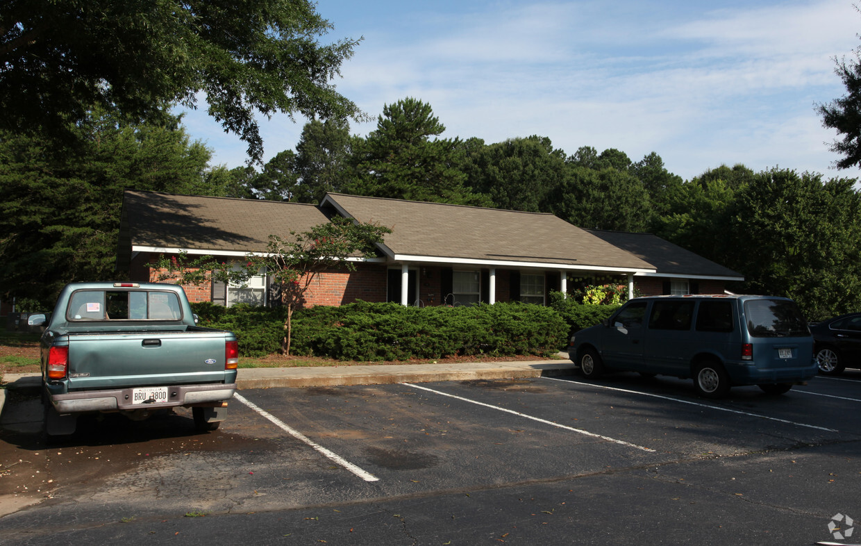 Building Photo - Meadows Apartments