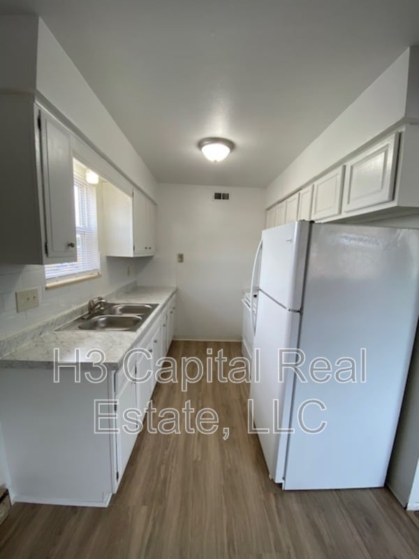 Building Photo - 420 Joseph Dr