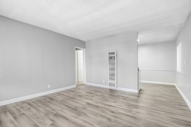 Interior Photo - 1336 W. Stoneridge Ct.