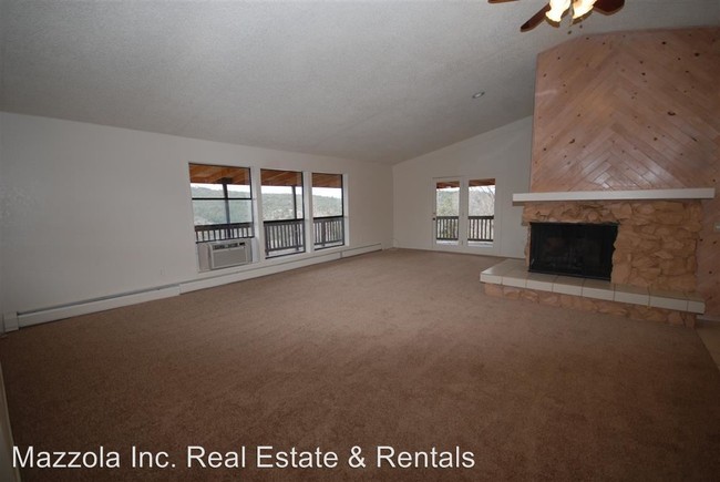 Building Photo - 65 Manana Dr