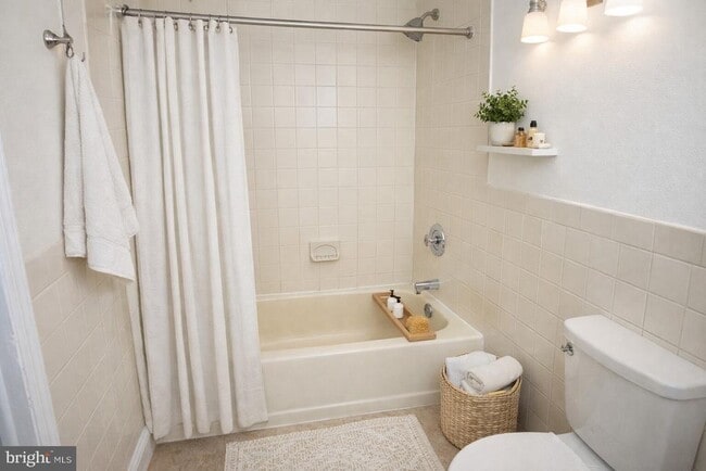 Building Photo - 2309 E York St