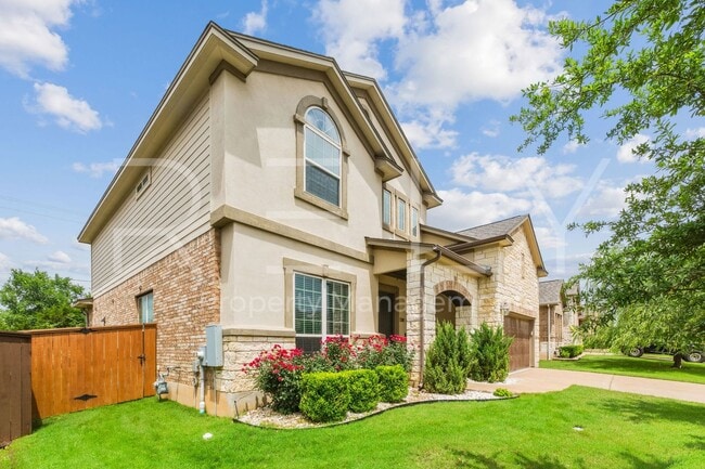 Foto del edificio - 240 Cross Timbers Dr