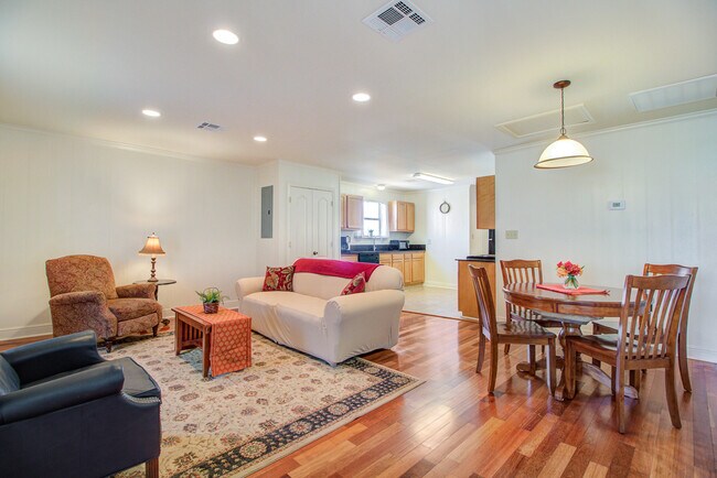 OPEN LIVING DINING - 3104 Veterans Memorial Dr